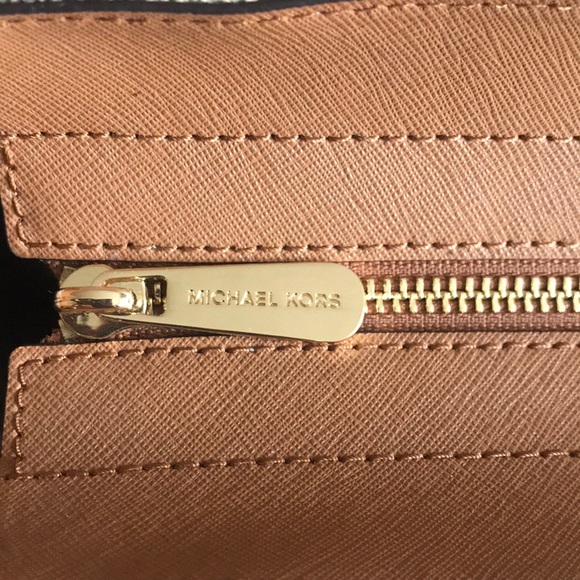 Purse - Picture 5 of 7